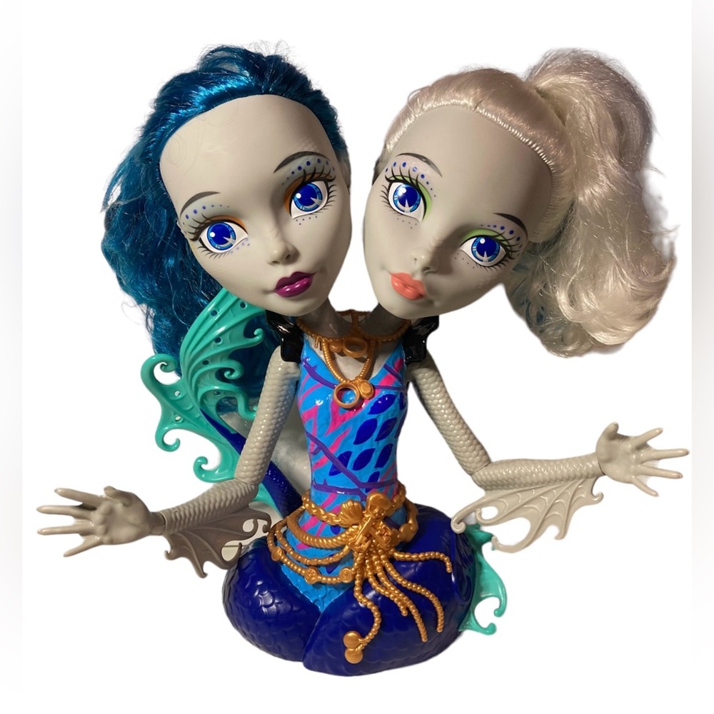 Monster High Peri & Pearl 2 Headed Styling Doll